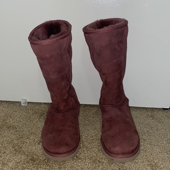 Size 8 Ugg boots - Picture 3 of 4